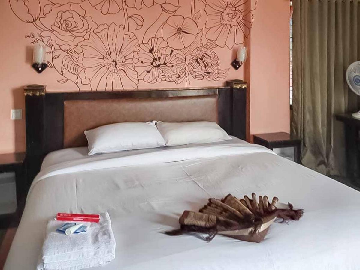 Hotel Ananda Syariah Redpartner Bukittinggi Buitenkant foto