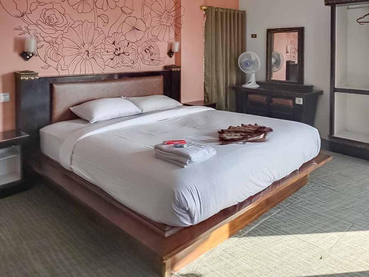 Hotel Ananda Syariah Redpartner Bukittinggi Buitenkant foto